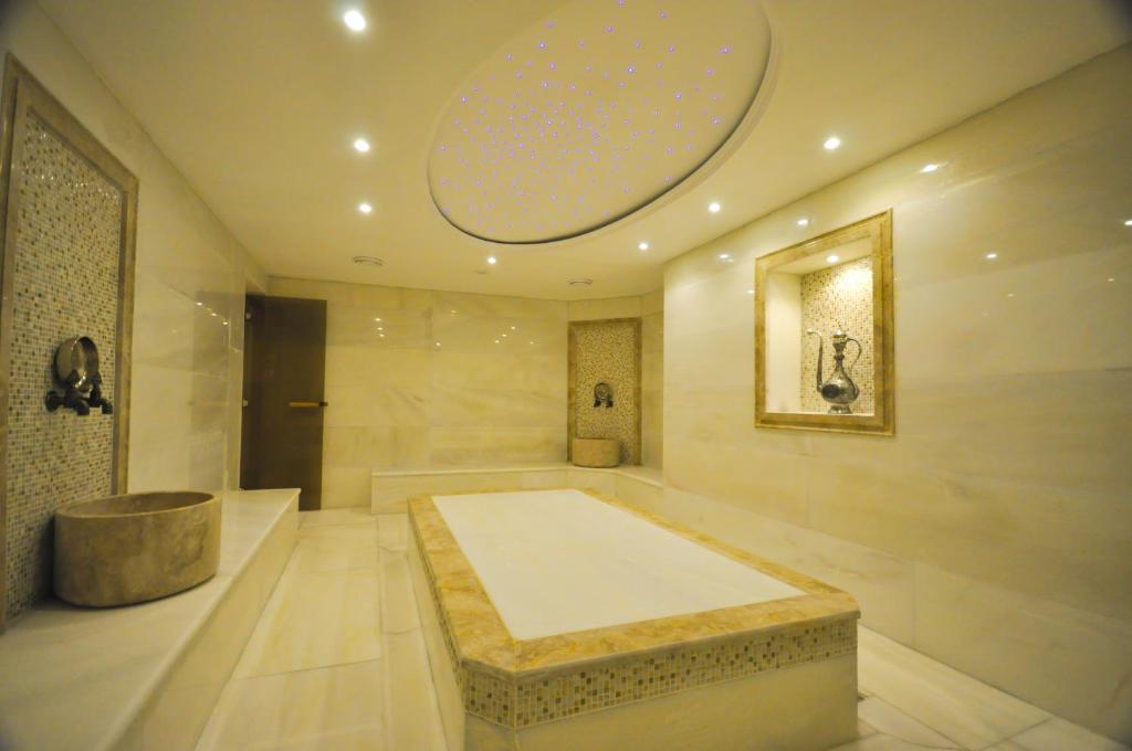 تونجيلي Royal Demir Hotel المظهر الخارجي الصورة